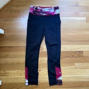 EUC Lululemon leggings, crop. Side pockets. Size 2.